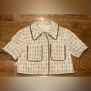 Aureum. Cropped Vintage Print Button Down. Cream & Brown. Size XS.